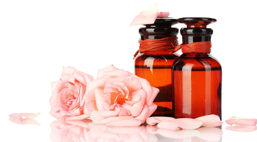 tinh dầu hoa hồng giảm nếp nhăn